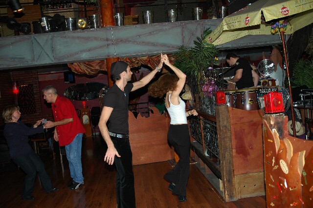min 2005 12 04 sharkys 135